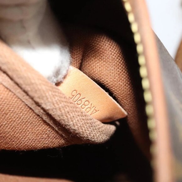 LOUIS VUITTON Monogram Saumur 30 Shoulder Bag LV - Picture 15 of 15